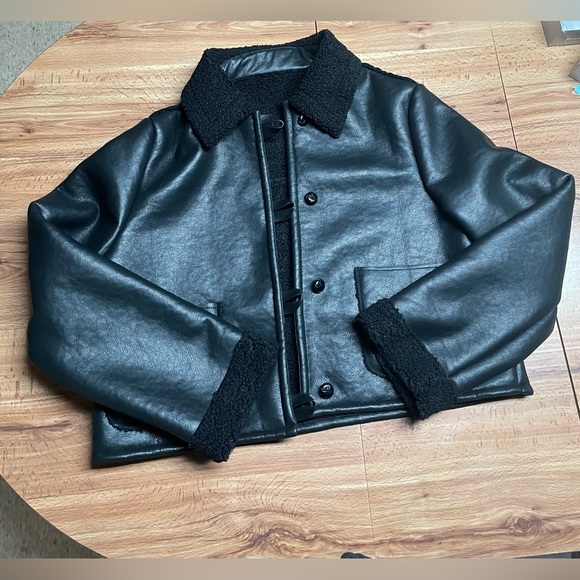 Cropped Black Faux Leather Jacket - Picture 5 of 12